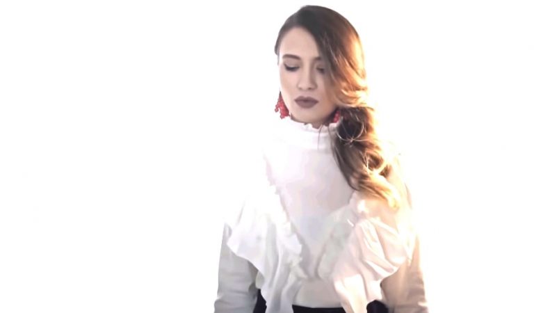 Irmak Arıcı – Ben Adam Olmam Şarkı Sözleri