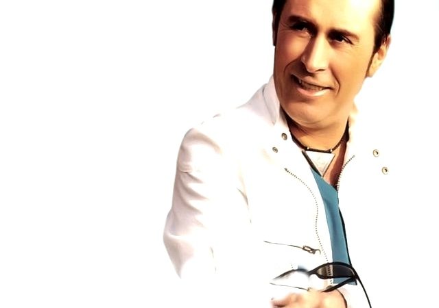 Sait Uçar – Yari Bana Bırakın Şarkı Sözleri