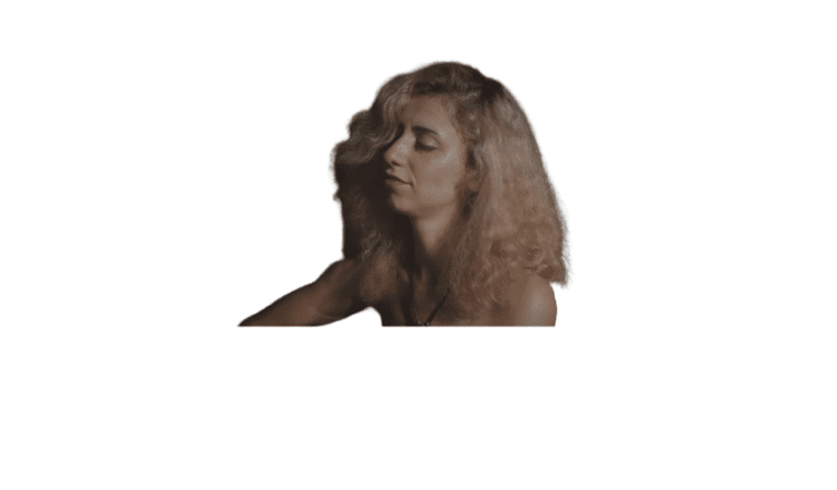 Zeynep Sevgi Eriş – Hayal Bu Ya Şarkı Sözleri
