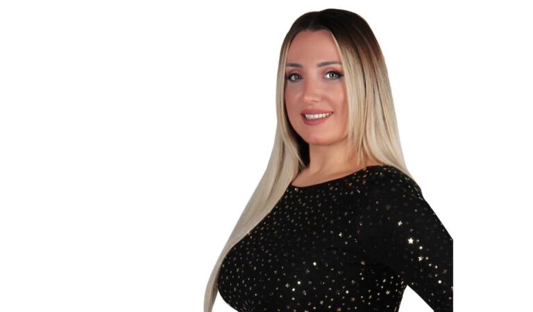 İrem Bal – Var Gücümle Şarkı Sözleri