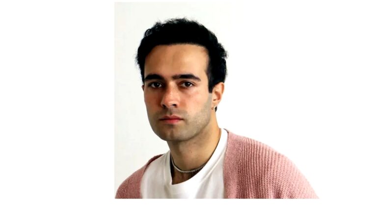 Mert Demir – Çırılçıplak Şarkı Sözleri