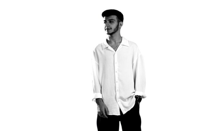 Arif Neymətov – Ona Görə Şarkı Sözleri