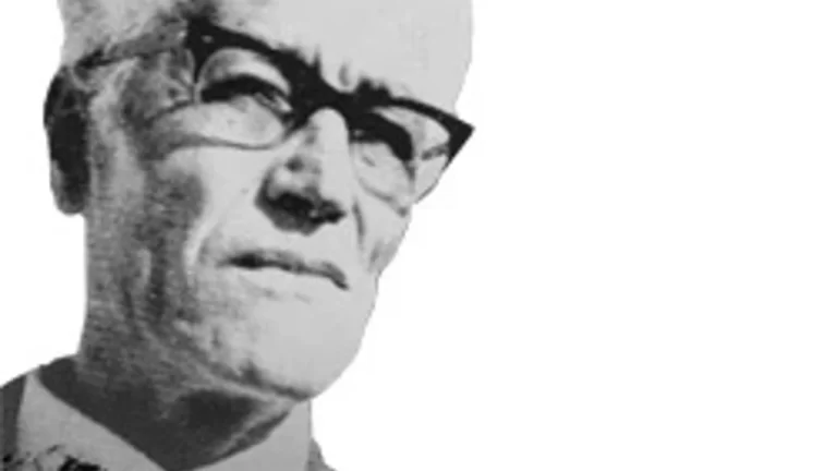 Hikmet Kıvılcımlı